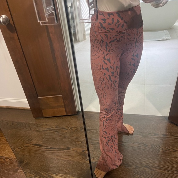 Lululemon Groove Super-High-Rise Split-Hem Flare Pant *Nulu - Picture 5 of 8